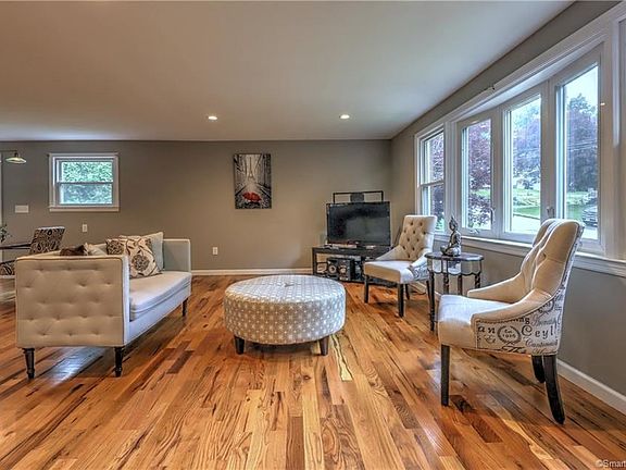 Living room / dining room