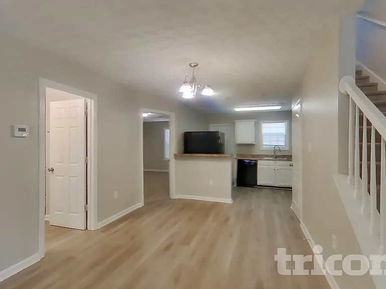 1030 Weatherwood Pl — Photo 4
