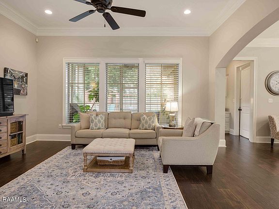 4th image of 130 Beauchamp Ln