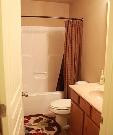 Guest bathroom.