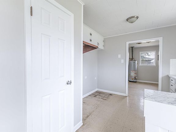 4th image of 1118 E Camellia Dr