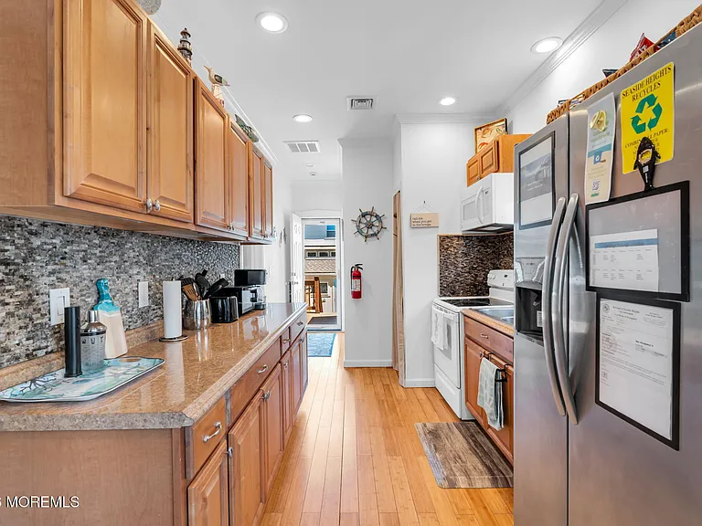 226 Dupont Ave — Photo 13