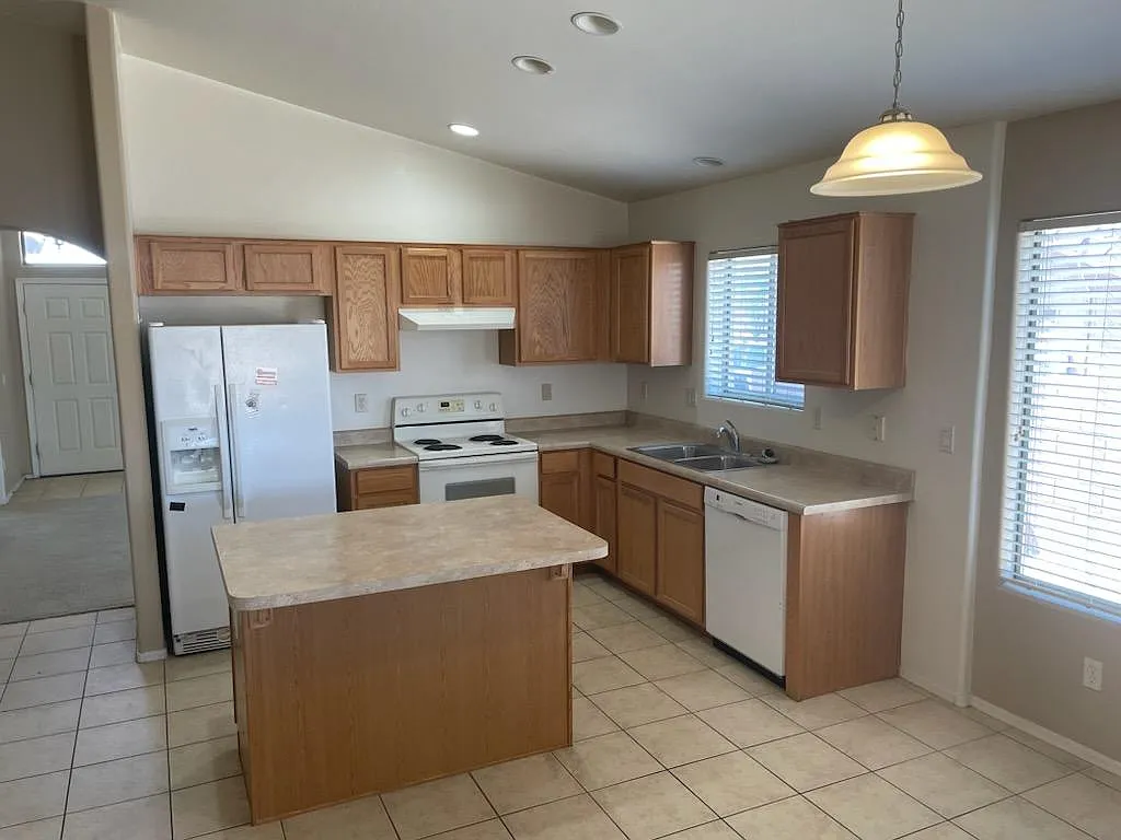 Building Photo - 10775 S Van Trap Spring Dr