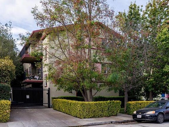 2nd image of 373 6th Ave APT 2