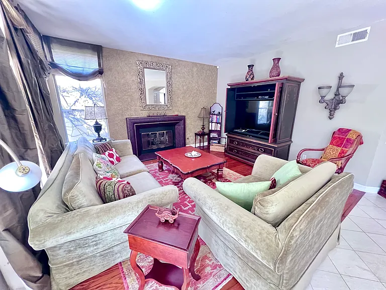 12828 Harwick Ln — Photo 15