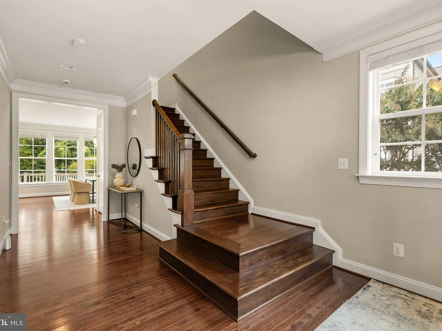 6 bed, 5.0 bath, 4566 sqft, $6,000 — Photo 3