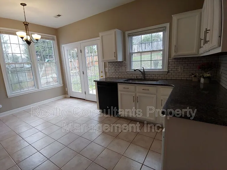 3310 Mill Spring Ct — Photo 2