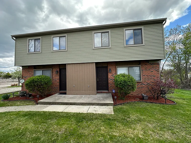 429 Pettibone St — Photo 2