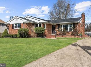 2 Glenside Ave, Burlington, NJ 08016