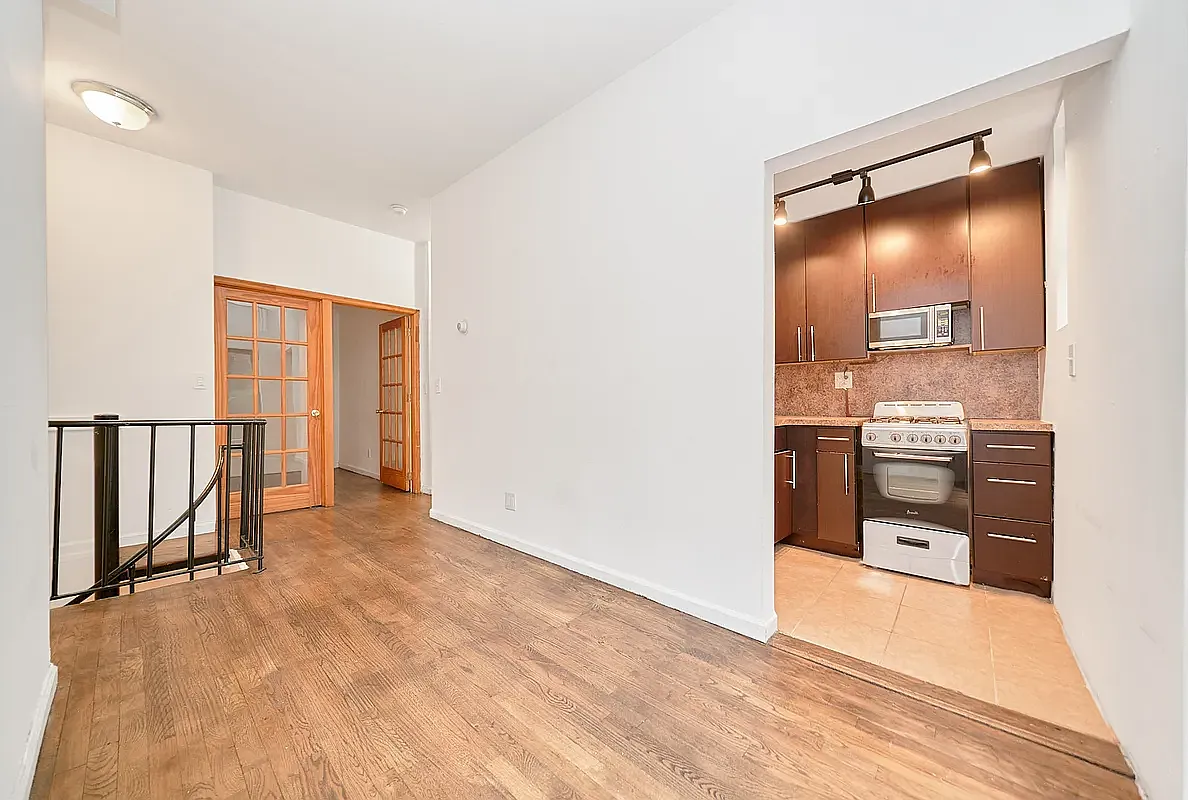 514 West 48th Street — Photo 4