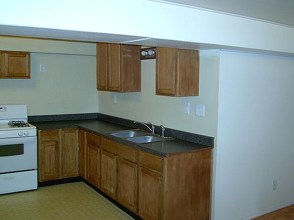 4th image of 1219 Brooks Ln