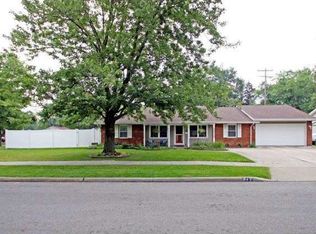 843 Maple Ln, Waterville, OH 43566
