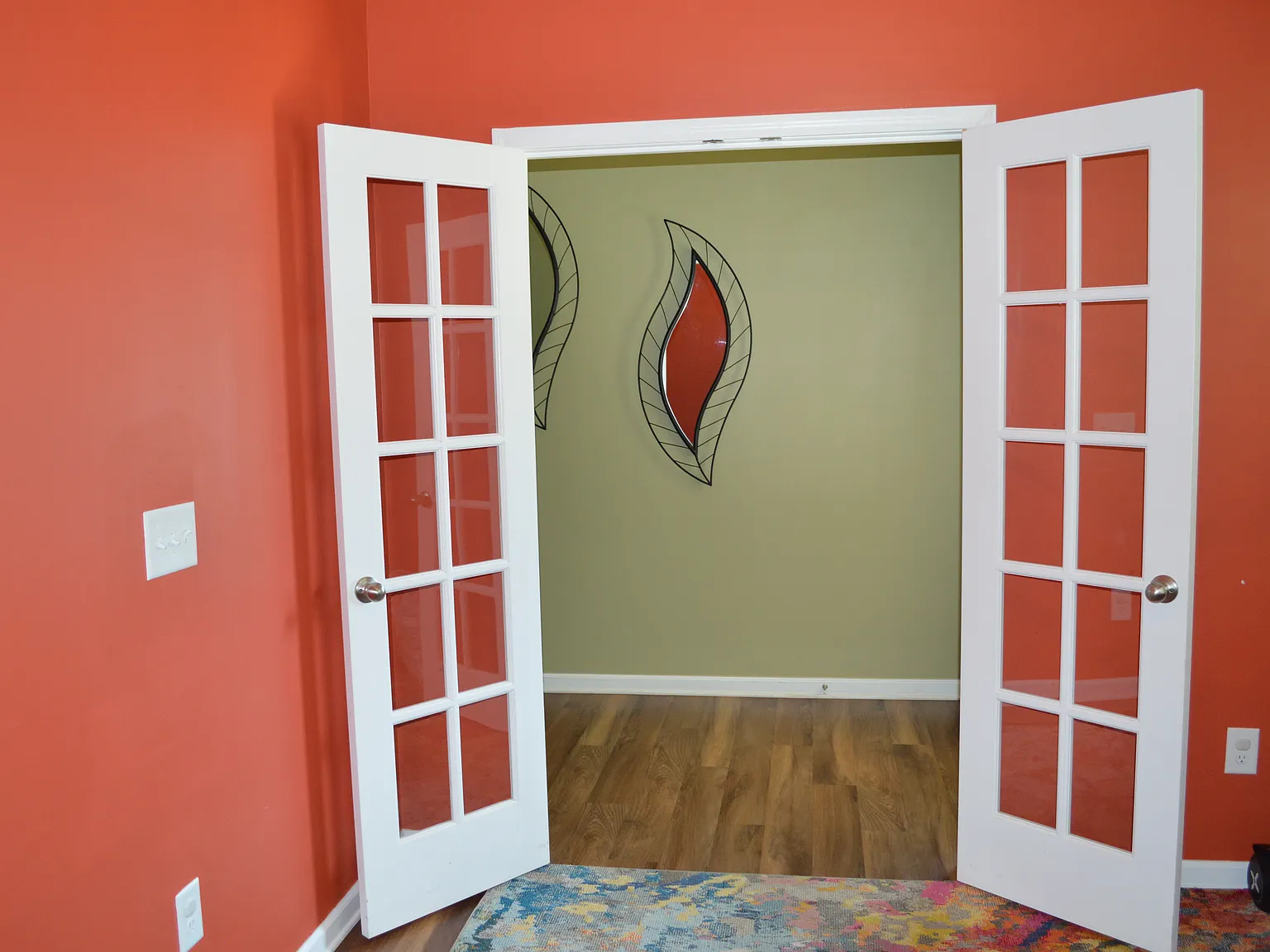 6 bed, 5.5 bath, 4751 sqft, $3,500 — Photo 3