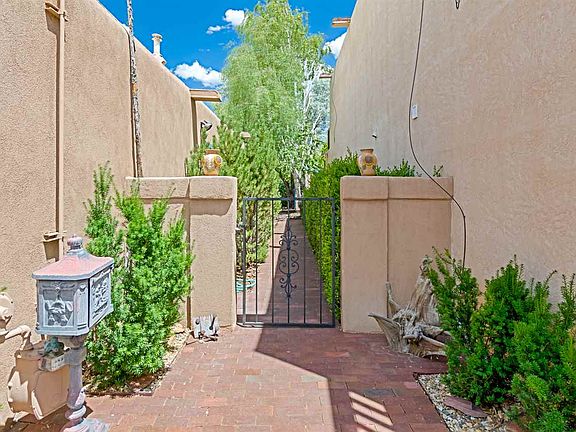 3rd image of 2947 Calle De Ovejas