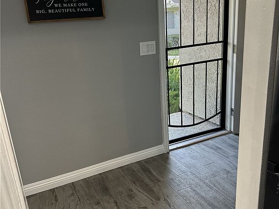 3rd image of 1135 Rosecrans Ave