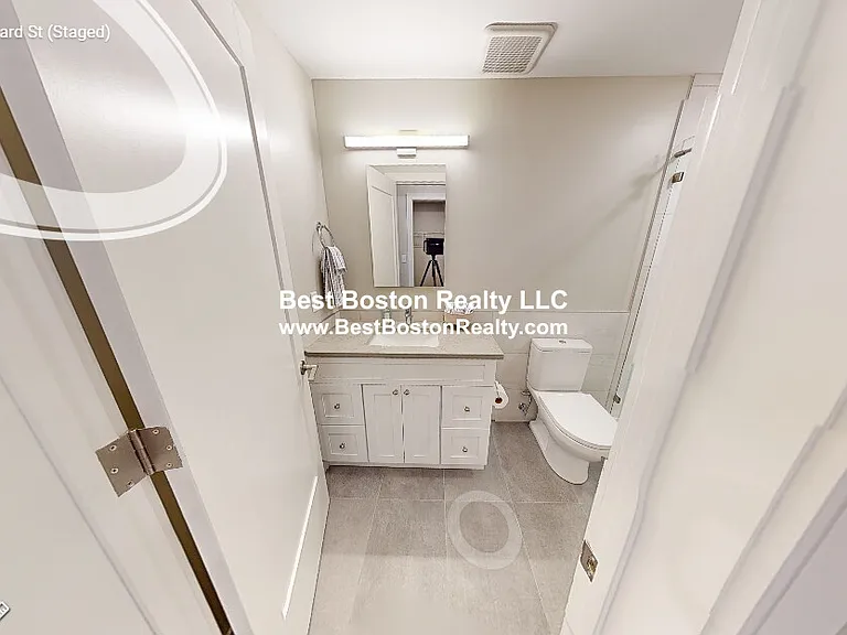 386 Harvard St — Photo 15