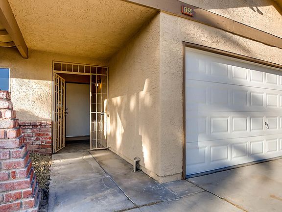 4th image of 1724 Gatewood Dr