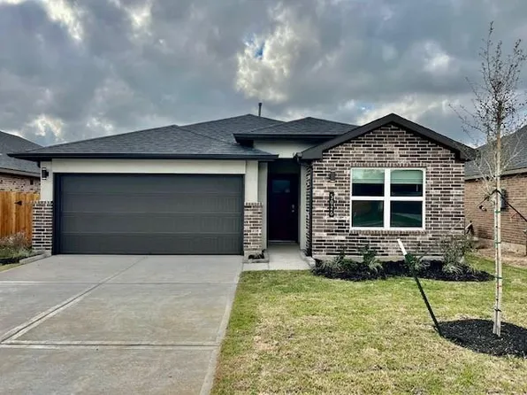 5026 Pine Haven Ln, Fresno, TX 77545