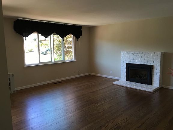 4th image of 3423 Wyndale Dr
