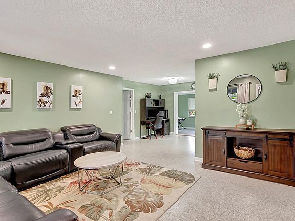 5th image of 265 NE Mainsail Street