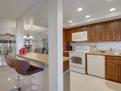 3186 Via Poinciana #412, Lake Worth, FL, 33467