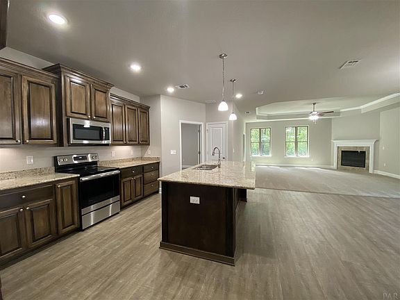 4th image of 3938 Shady Grove Dr