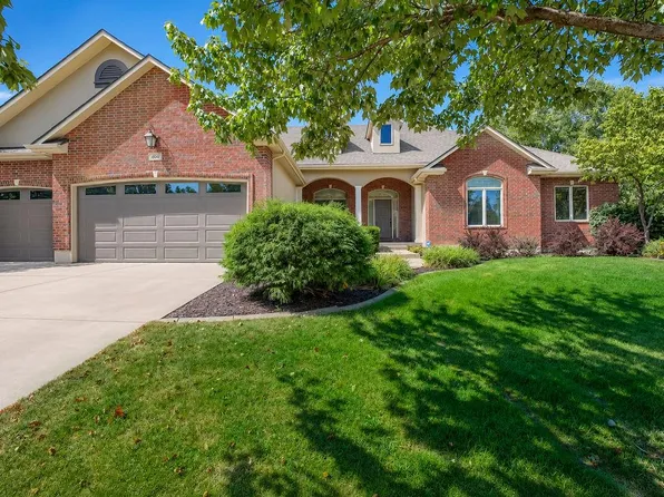 1600 SW Hedgewood Ln, Lees Summit, MO 64081