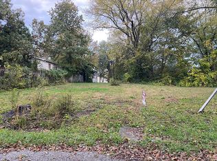 409 S Herbert St, Harrisburg, IL 62946