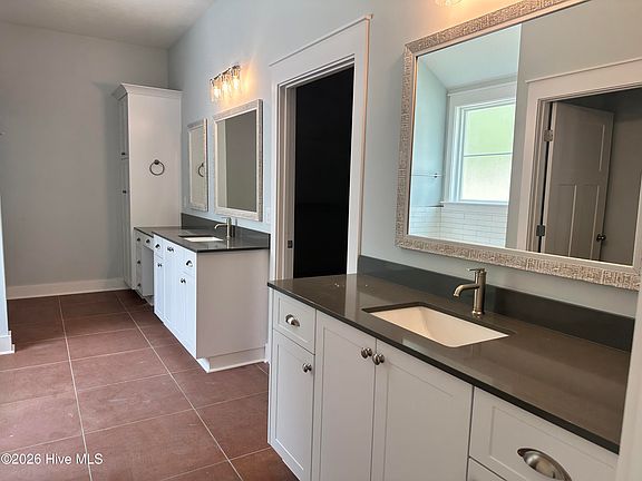5th image of 1096 Bellingham Drive