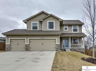 9925 Floyd St, La Vista, NE 68128