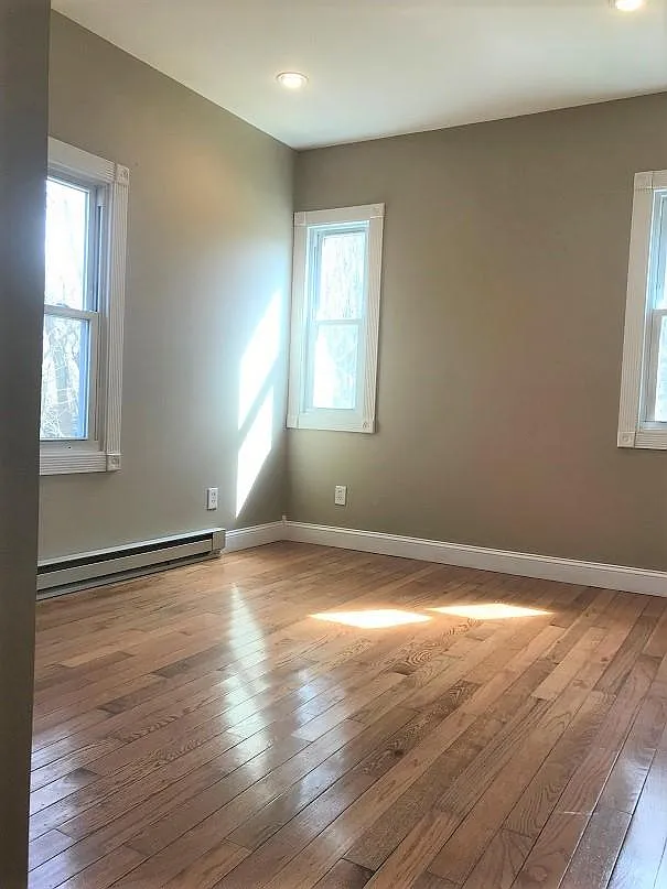2 bed, 750 sqft, $1,900 — Photo 2