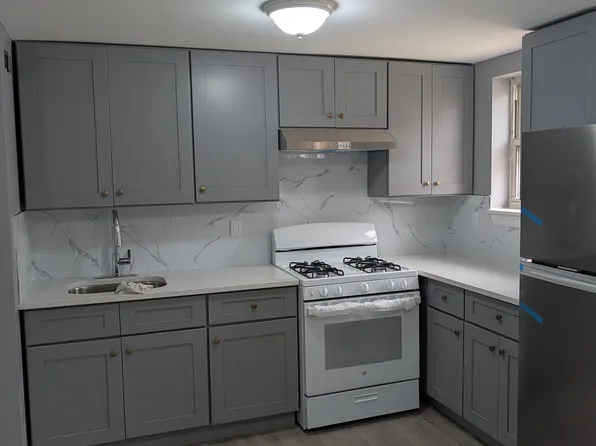 5260 Burton St, Philadelphia, PA 19124