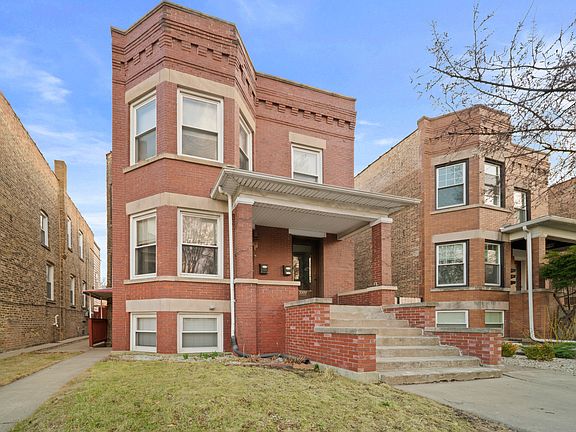 2nd image of 5009 W Montrose Ave #G