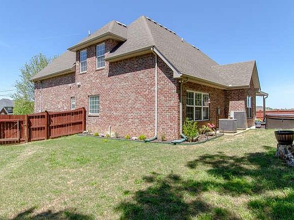 2nd image of 105 Denny Cove Dr
