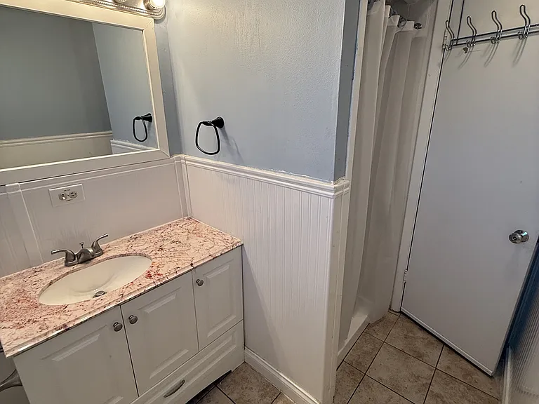 118 S Crysler Ave #1/2 — Photo 7