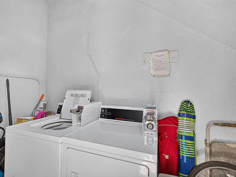 708 SW Gardens Blvd — Photo 33