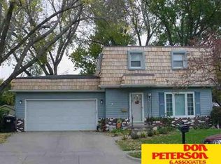 2004 E 19th St, Fremont, NE 68025