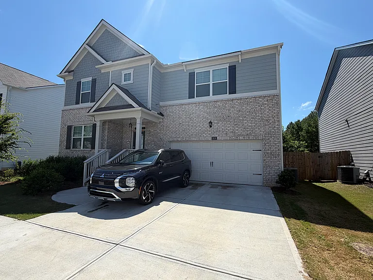 1919 Aquinas Ct — Photo 3