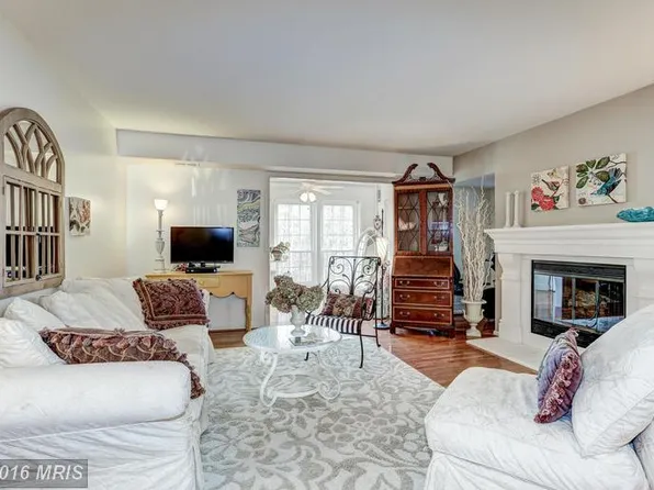 12030 Cardamom Dr, Woodbridge, VA 22192