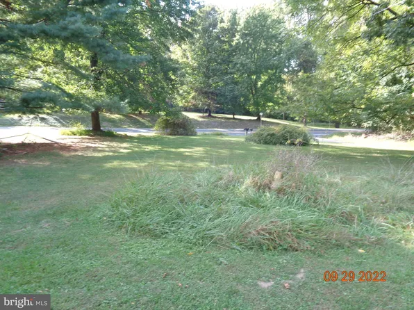 Ray Ridge Ln, Harpers Ferry, WV 25425