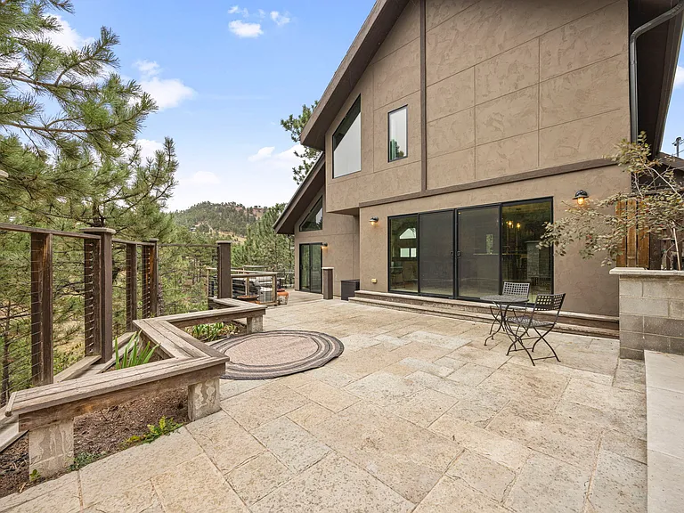 2350 Linden Dr — Photo 22