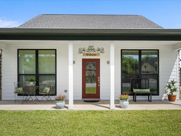 1207 Pecan St, Brenham, TX 77833