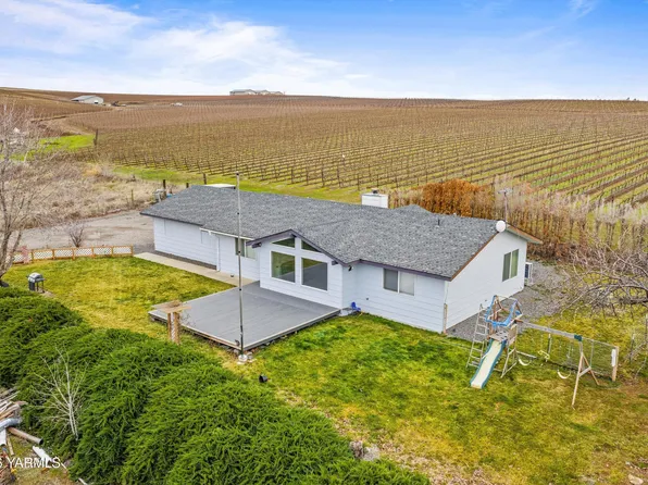 460 Sun Acres Rd, Zillah, WA 98953