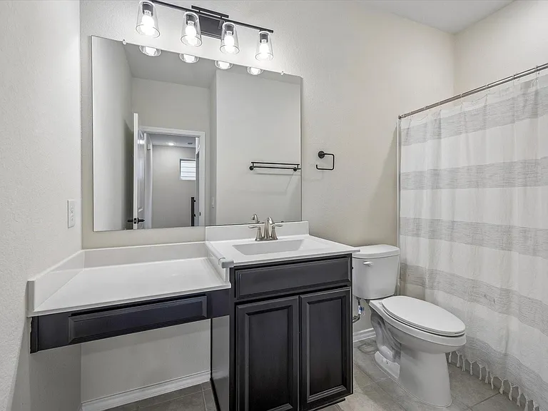1821 Agoura Hills Dr — Photo 10