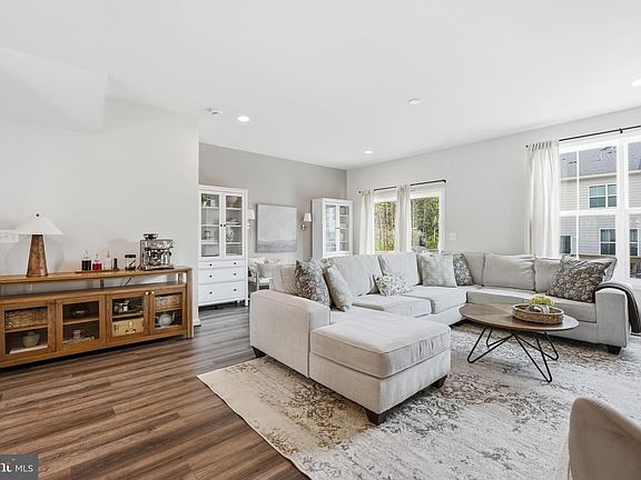 5th image of 4017 Singerville Ct