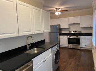839 1/2 W Cornelia Ave #2, Chicago, IL 60657