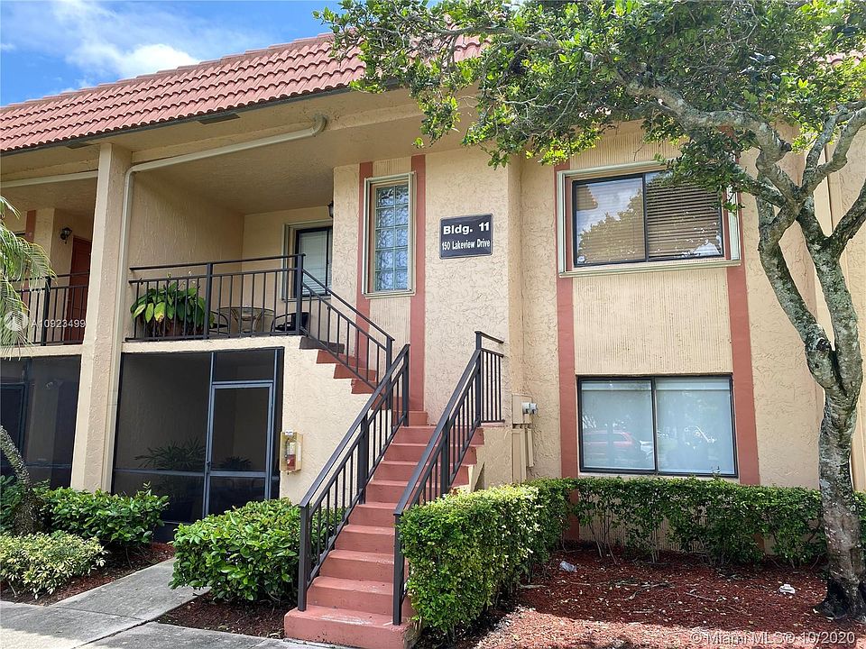 1st image of 150 Lakeview Dr APT 205