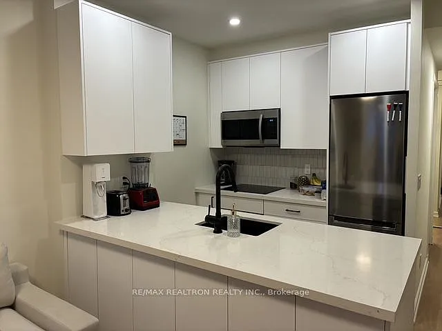 438 Richmond St W #401 — Photo 14