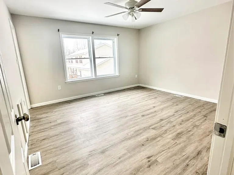 24 Magnolia Rd #3 — Photo 3