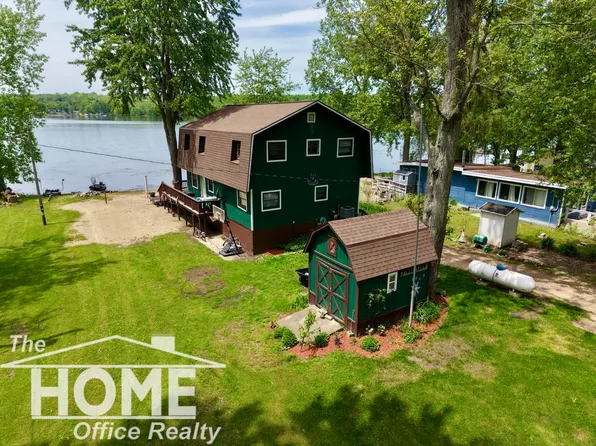 2032 Howard Point Dr, Nashville, MI 49073